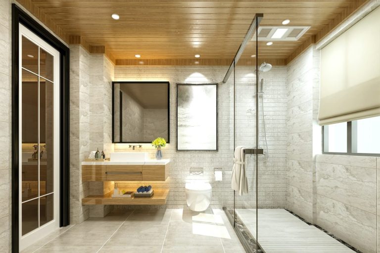 Helles Badezimmer mit Holzoberflächen, moderner Dusche und Waschbeckenbereich. Reinigungsfirma Wangen im Allgäu